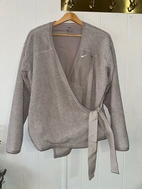 Nike Light Beige Sherpa Wrap Jacket with Side Tie size large